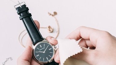 Cómo limpiar la correa de un reloj de pulsera