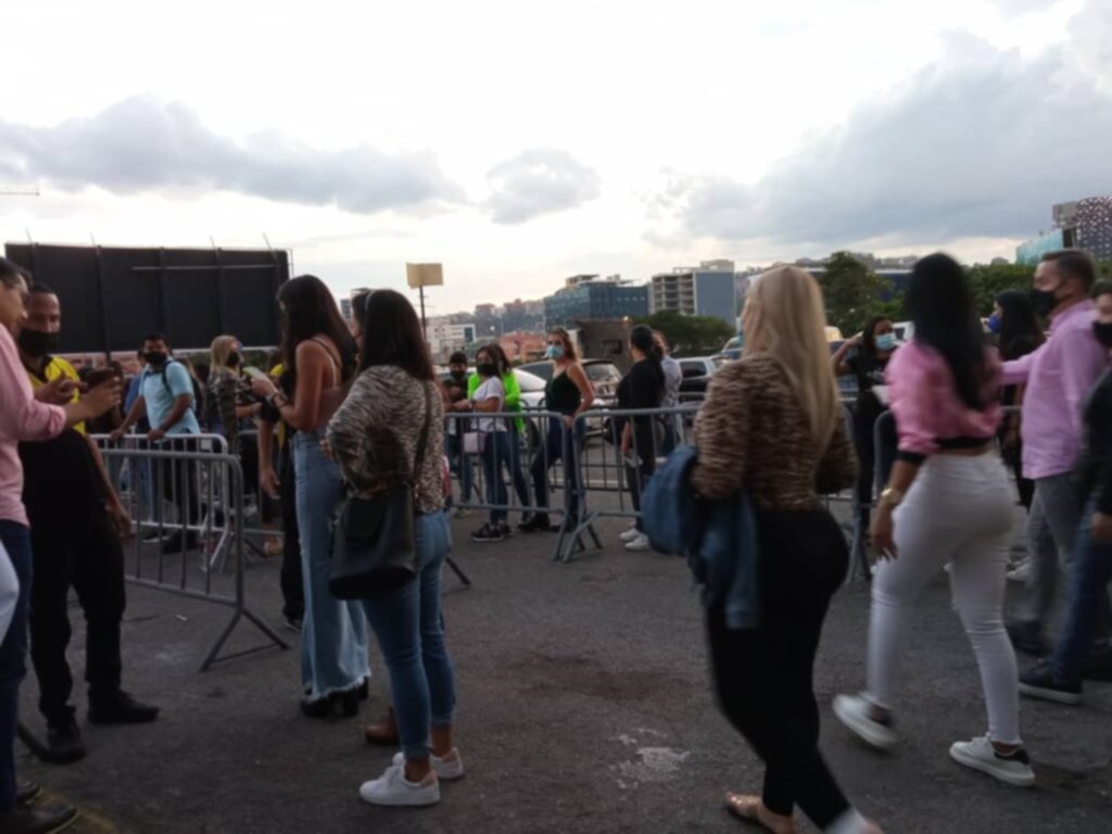 Madres e hijas bailaron al ritmo de Servando y Florentino en Caracas Madres e hijas bailaron al ritmo de Servando y Florentino en Caracas