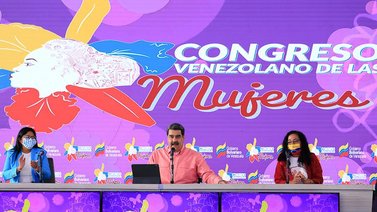 Maduro plantea agenda feminista para brindar mayor protección a la mujer