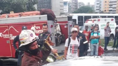 Muere un hombre calcinado tras incendio de un vehículo en la avenida Bolívar
