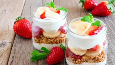 Sorpresa de frutas frescas con yogur Sorpresa de frutas frescas con yogur
