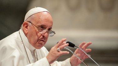 El papa pide buscar "seriamente" la paz por conflicto en Ucrania