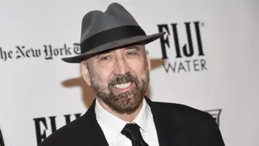 Nicolas Cage luce uñas largas y coloridas joyas para interpretar a Drácula Nicolas Cage luce uñas largas y coloridas joyas para interpretar a Drácula