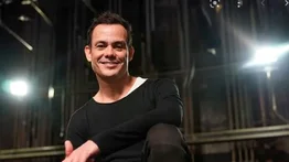 Venezolano lleva su experiencia como migrante al teatro en Nueva York