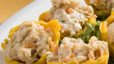 Cestas de plátano verde con ensalada de atún Cestas de plátano verde con ensalada de atún