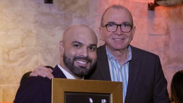 República Dominicana condecora a Omar Enrique como "Embajador del merengue"