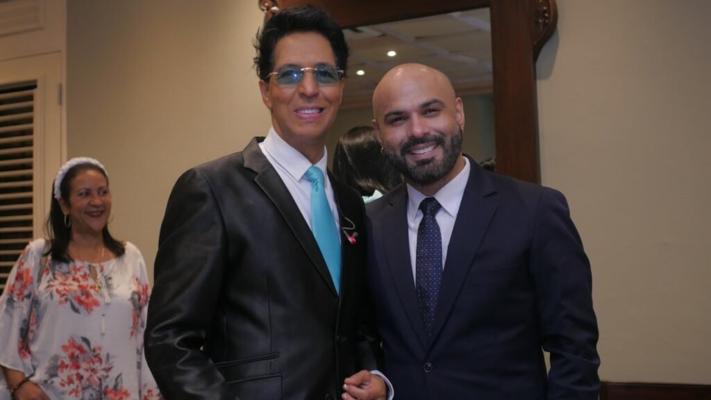 República Dominicana condecora a Omar Enrique como "Embajador del merengue" República Dominicana condecora a Omar Enrique como "Embajador del merengue"