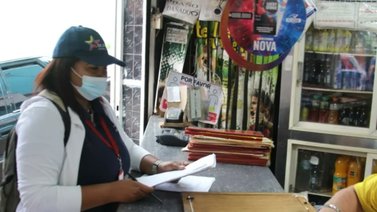 Sundde atiende denuncias en 2001 sobre cobro ilegal del dólar
