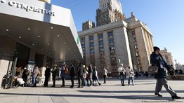 Australia amplia sanciones contra 11 bancos rusos y dos oligarcas