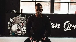 Luchador de artes marciales mixtas muere 2 días después de su debut