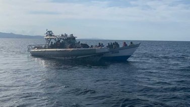 Rescatan en Colombia embarcación con migrantes venezolanos (+video)
