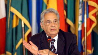 Expresidente brasileño se encuentra bien tras ser operado por fractura
