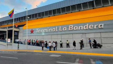 Alcaldesa Carmen Meléndez supervisa la recuperación del terminal la Bandera