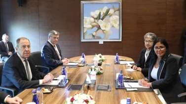 Delcy Rodríguez se reunió con el canciller de Rusia en Turquía