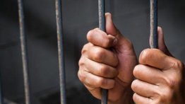 Detenido por intentar estrangular a su madre