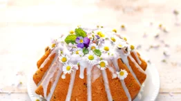 Prepare con flores de mermelada una torta ilusión
