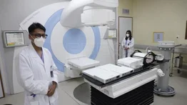 Presidente de Bolivia inaugura un centro de medicina nuclear