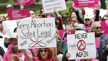 En California proponen múltiples cambios a la ley de aborto