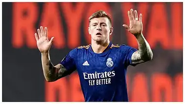 Toni Kroos se lesiona y es duda para el partido ante el PSG Toni Kroos se lesiona y es duda para el partido ante el PSG