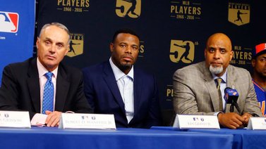 Jugadores de la MLB acusa a los dueños de manipular el béisbol