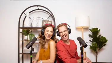 Podcast de paternidad: Mónica Pasqualotto y Ralph Kinnard estrenan “Bajo este techo” Podcast de paternidad: Mónica Pasqualotto y Ralph Kinnard estrenan “Bajo este techo”