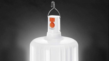 Pickens presenta su bombillo recargable de 38 watts