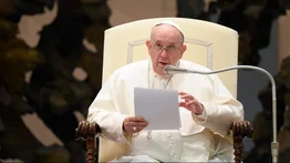 El papa visita embajada rusa y expresa preocupación por "la guerra"