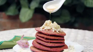 Deliciosas y nutritivas panquecas de remolacha Deliciosas y nutritivas panquecas de remolacha