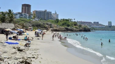 Juran respetar el dólar BCV en las playas de La Guaira