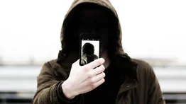 Exigió 4 mil euros en efectivo para evitar publicar fotos eróticas de sus víctimas