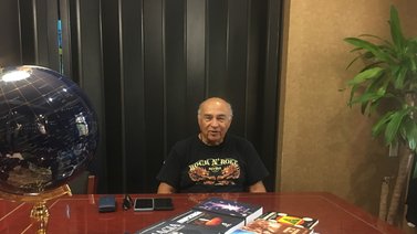 Vladimir Burdman celebra el éxito de sus dos recientes libros