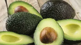 El aguacate, llena de "oro verde" a México con millones de dólares