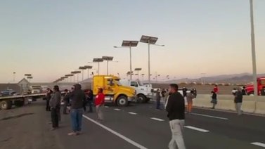 Bloqueos de rutas chilenas se mantienen tras muerte de camionero en Antofagasta