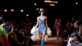 El vestido, atrevido protagoniza la vuelta de la moda a Nueva York