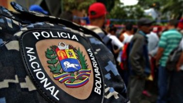 Abusó de su hijastra durante cinco meses y luego la lanzó de un séptimo piso