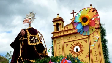 Indígenas manifiestan su fe a San Caralampio en México