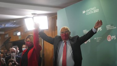 Primer ministro portugués da positivo a COVID tras votación