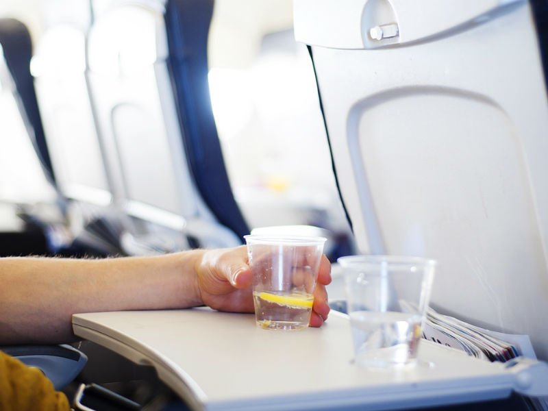 ¿Por qué es importante beber agua durante un viaje? ¿Por qué es importante beber agua durante un viaje?