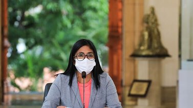 Delcy Rodríguez pidió reforzar medidas de bioseguridad ante incremento en casos de COVID