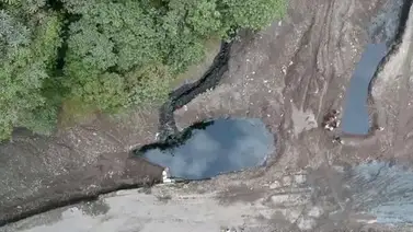Indígenas aseguran que la rotura de oleoducto contaminó ríos de la selva Indígenas aseguran que la rotura de oleoducto contaminó ríos de la selva