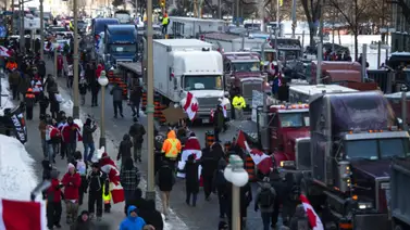 Miles protestan en Canadá por las restricciones COVID Miles protestan en Canadá por las restricciones COVID