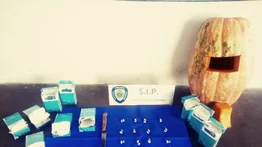 Mujer pretendió pasarle crack y cigarros dentro de una auyama a su hermano detenido