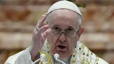 El papa pide combatir noticias falsas sobre vacunas El papa pide combatir noticias falsas sobre vacunas