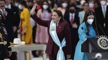 Xiomara Castro toma posesión como presidenta de Honduras