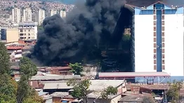 Reportan fuerte incendio en la urbanización La Paz