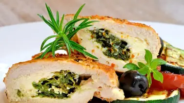 Pechuga de pollo rellena de espinaca Pechuga de pollo rellena de espinaca