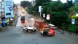 Camión fuera de control dejó cuatro fallecidos y 22 heridos en Indonesia