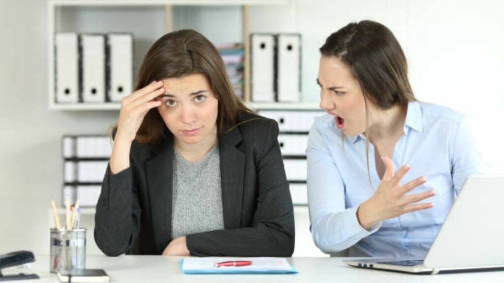 Aléjate de las personas tóxicas que te quitan energía Aléjate de las personas tóxicas que te quitan energía