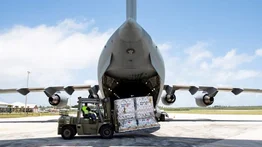 Tonga recibe 250.000 litros de agua como parte de la ayuda internacional