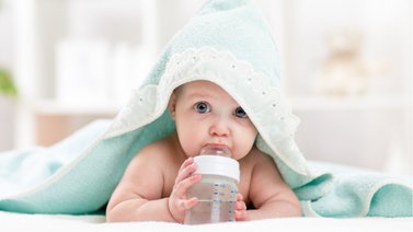 La importancia de la hidratación infantil